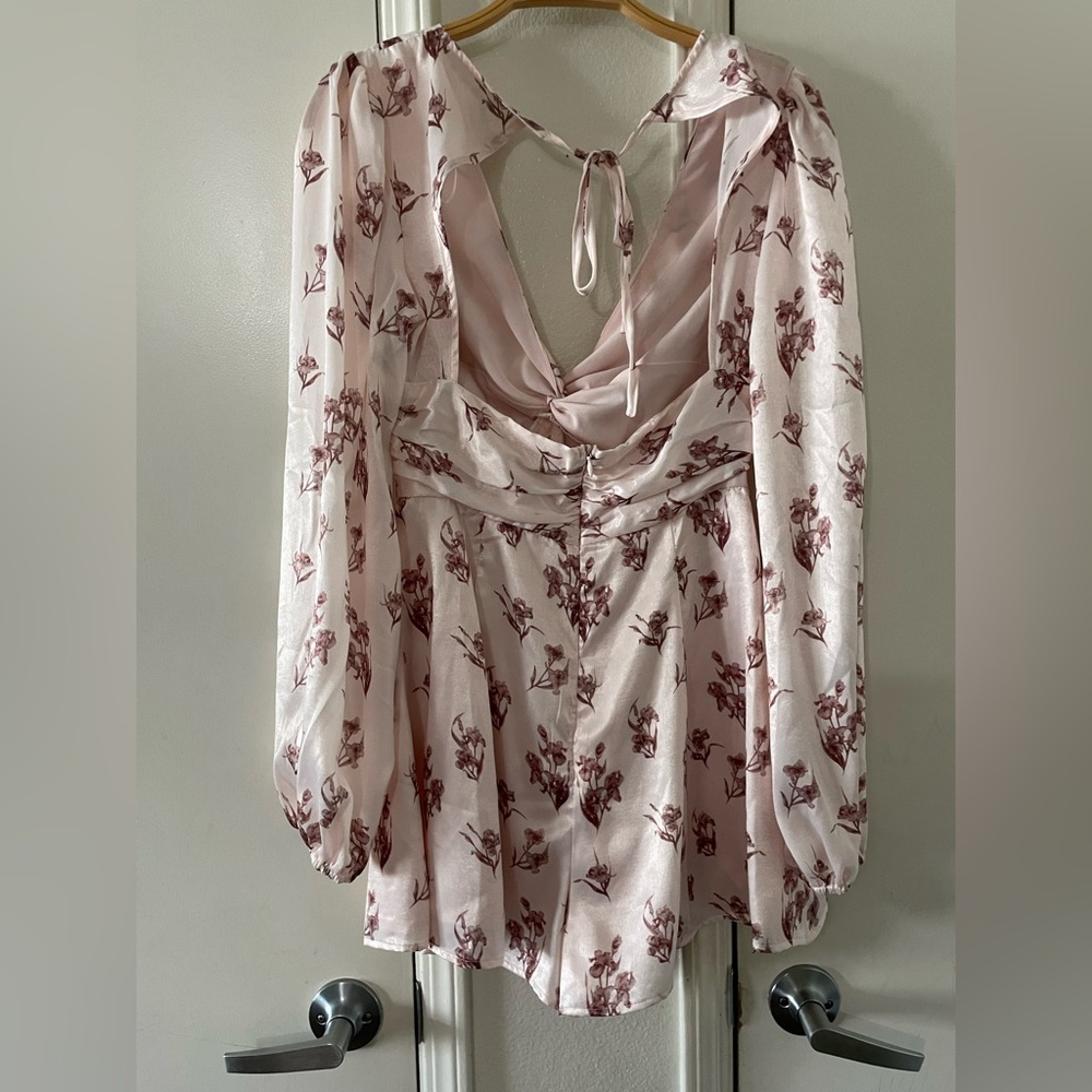 Beivy women’s romper - Picture 3 of 3